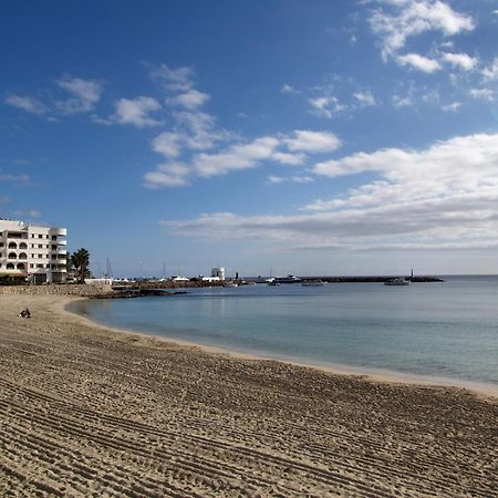 Hostal Y Apartamentos Santa Eulalia Santa Eulària des Riu Εξωτερικό φωτογραφία