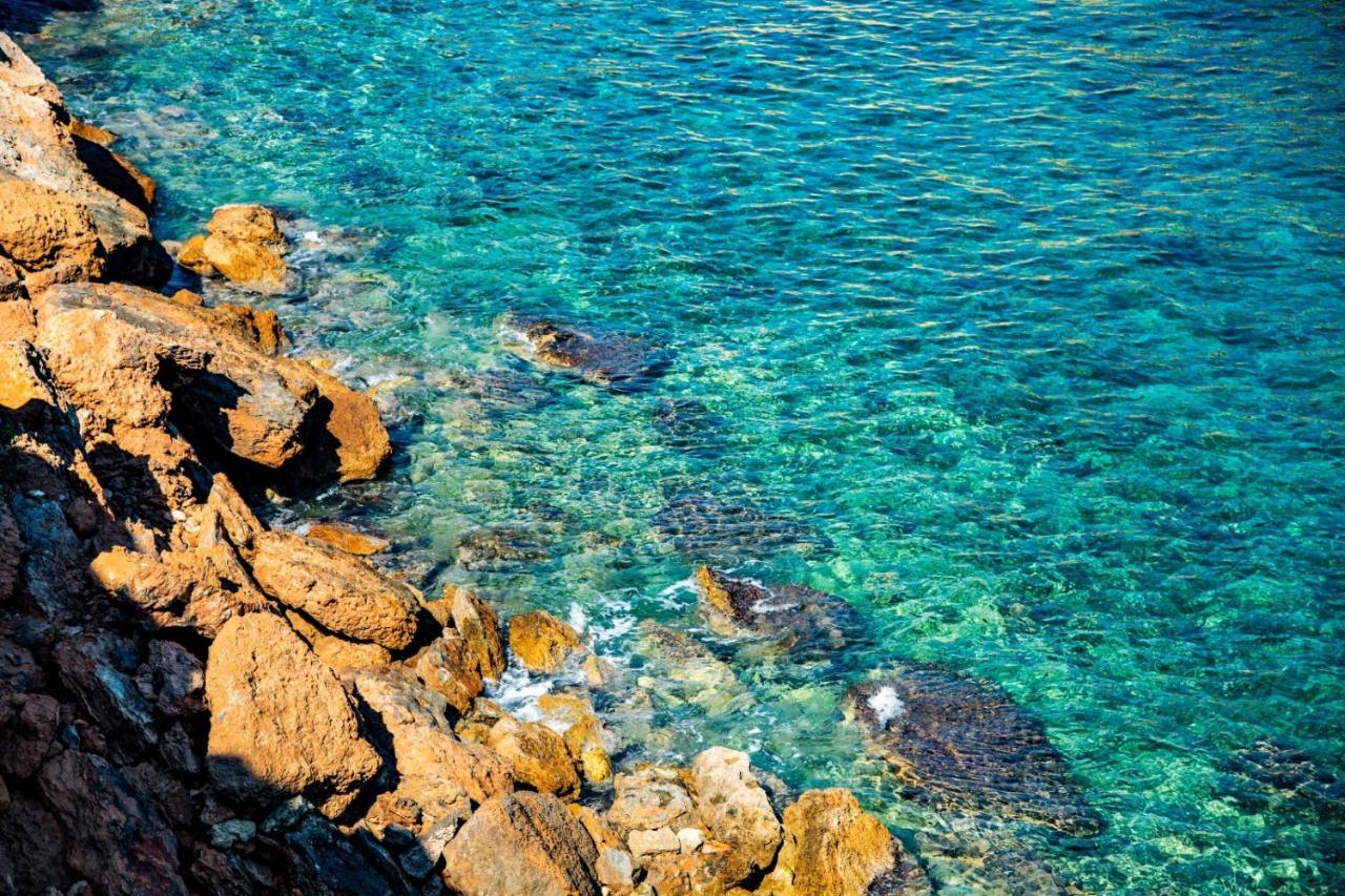 Hostal Y Apartamentos Santa Eulalia Santa Eulària des Riu Εξωτερικό φωτογραφία