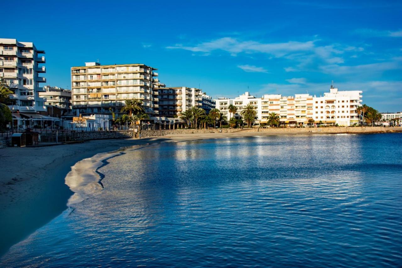 Hostal Y Apartamentos Santa Eulalia Santa Eulària des Riu Εξωτερικό φωτογραφία