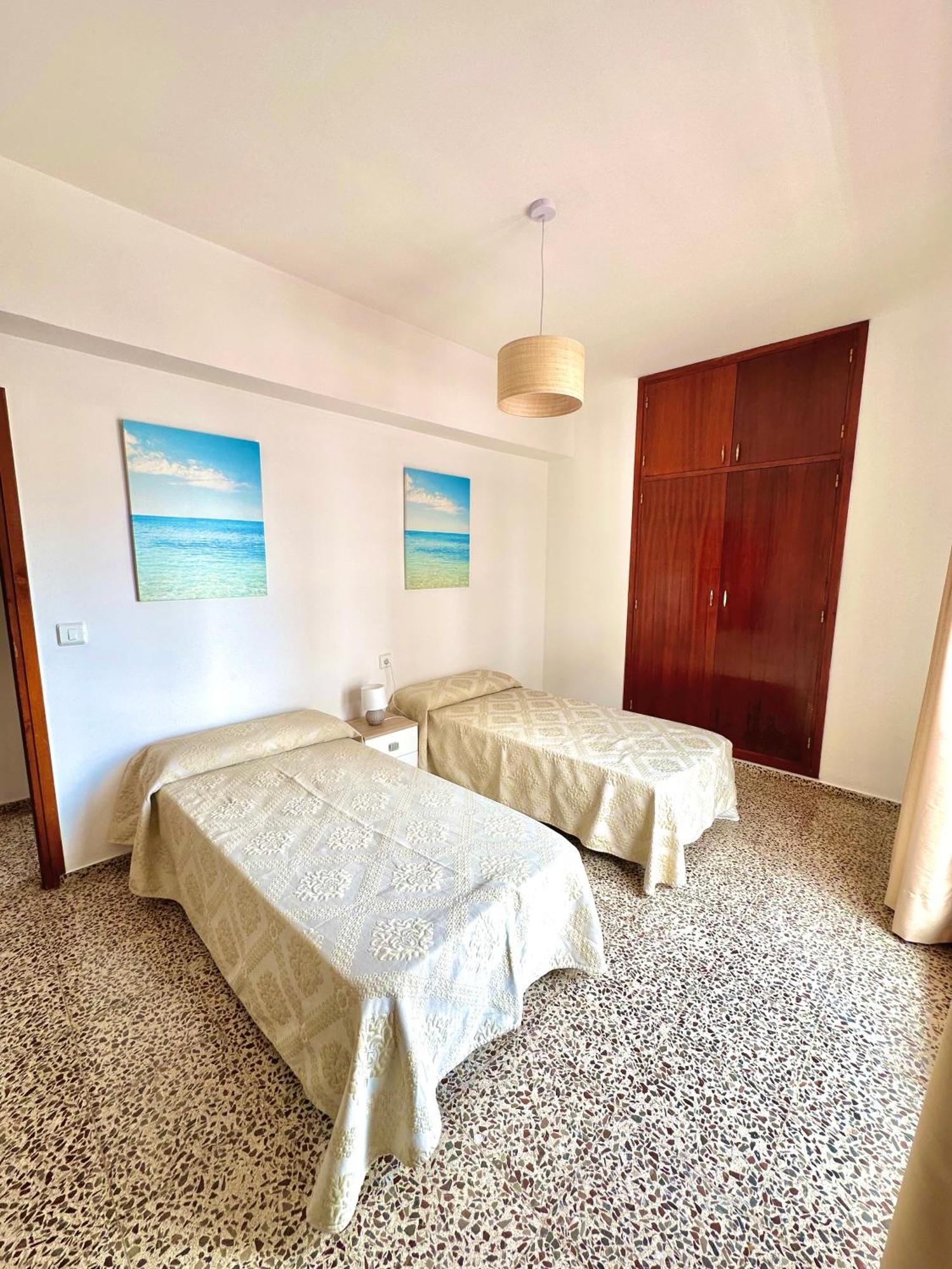 Hostal Y Apartamentos Santa Eulalia Santa Eulària des Riu Εξωτερικό φωτογραφία