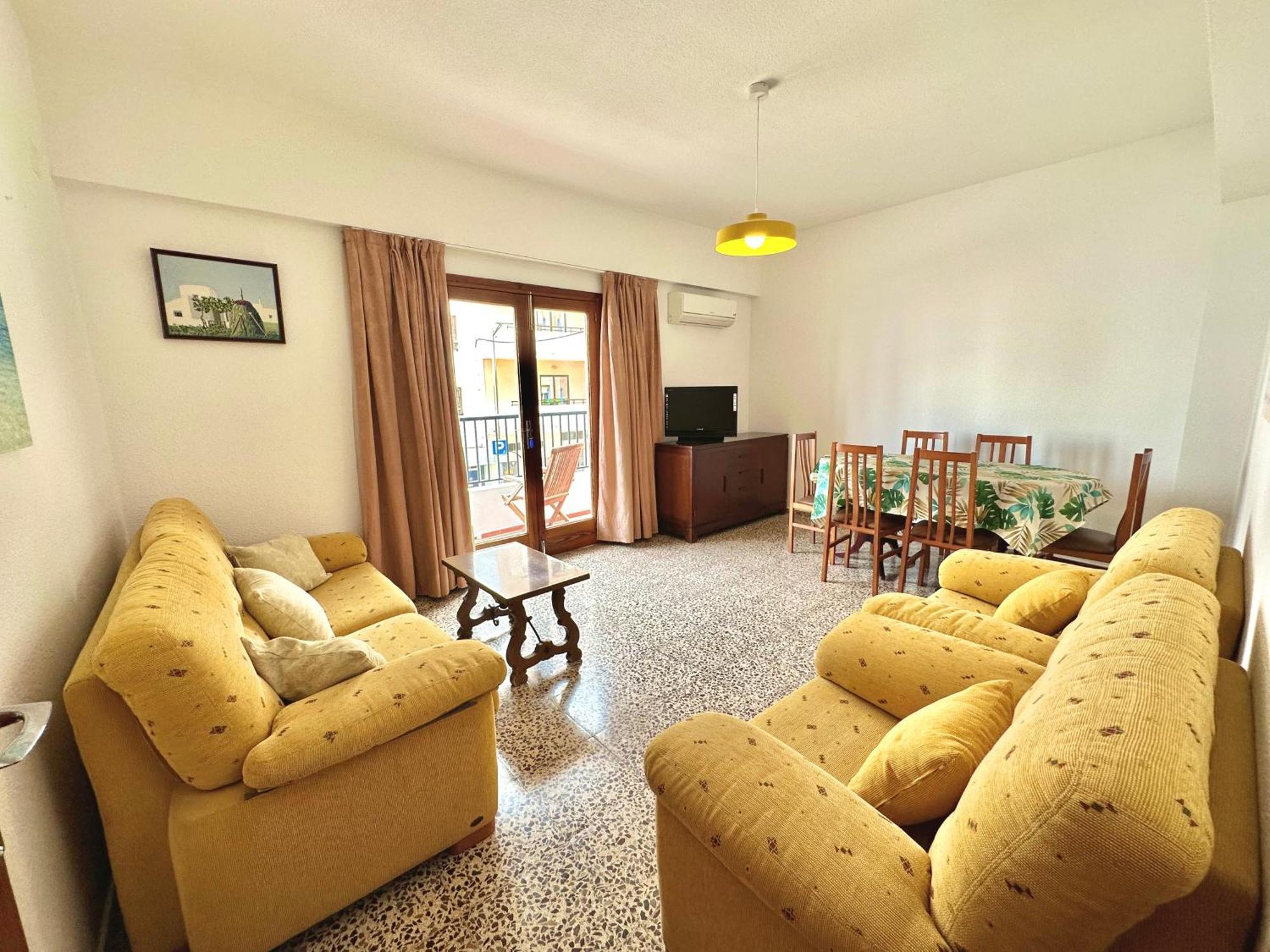 Hostal Y Apartamentos Santa Eulalia Santa Eulària des Riu Εξωτερικό φωτογραφία