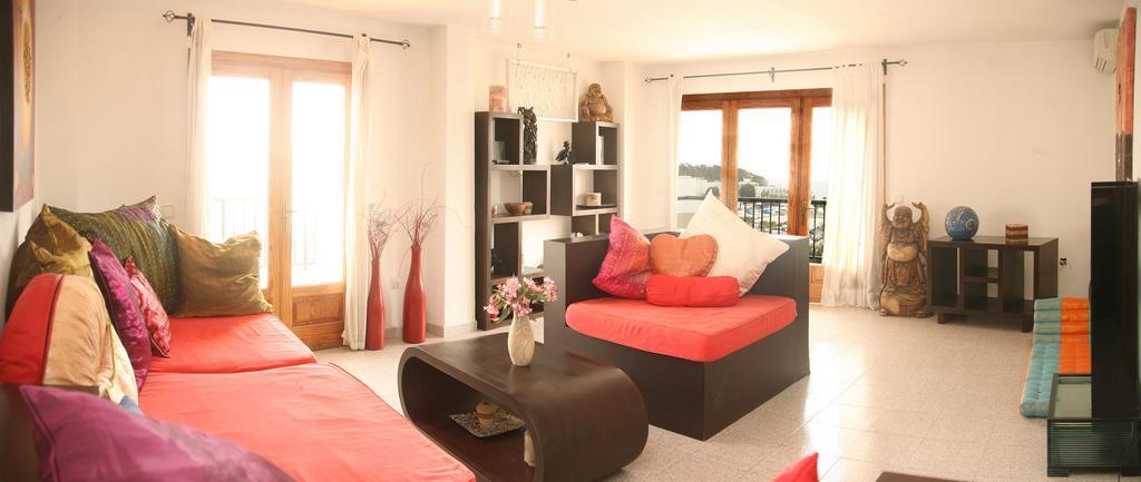 Hostal Y Apartamentos Santa Eulalia Santa Eulària des Riu Εξωτερικό φωτογραφία
